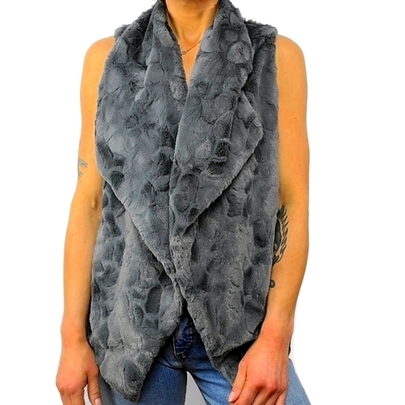 Jack by BB Dakota Jackets & Blazers - Jack Faux Fur Open Soft Vest Size Small Grey